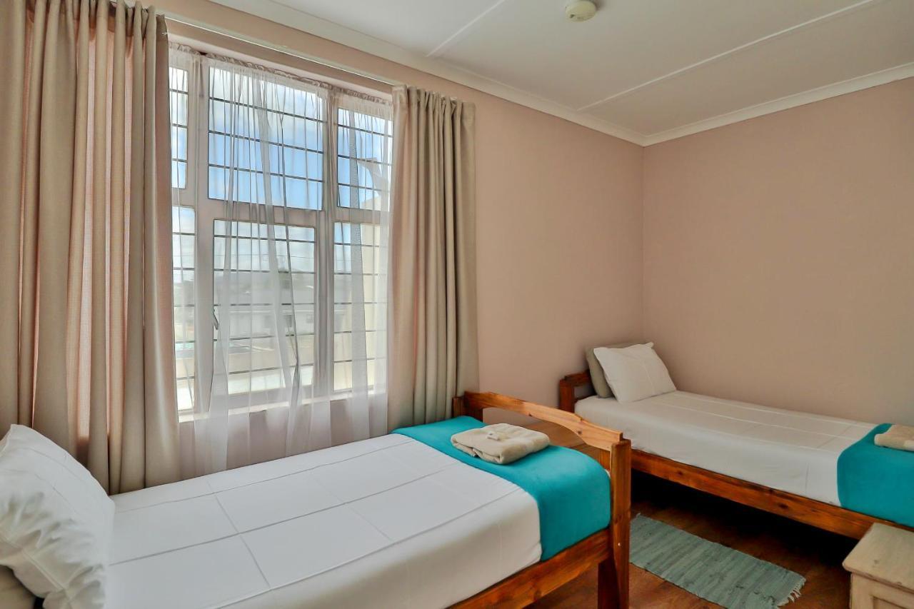 Fisherhaven Travellers Lodge Hermanus Exterior foto